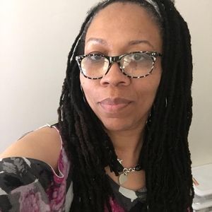 Meet your Posher, Cassandra